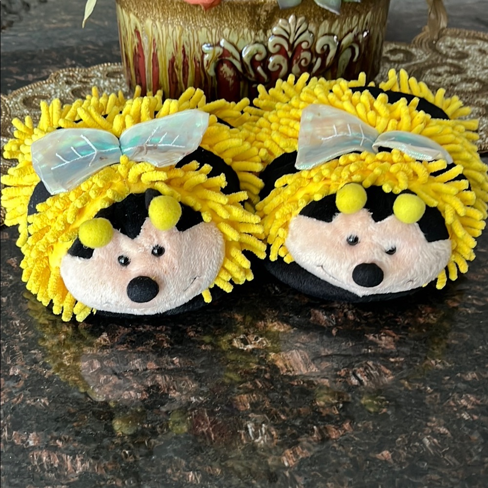 Novelty Bumblebee OS Thick Cushioned Slip-On Slippers
